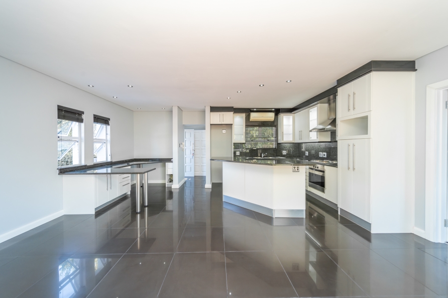 5 Bedroom Property for Sale in Nahoon Valley Park Eastern Cape